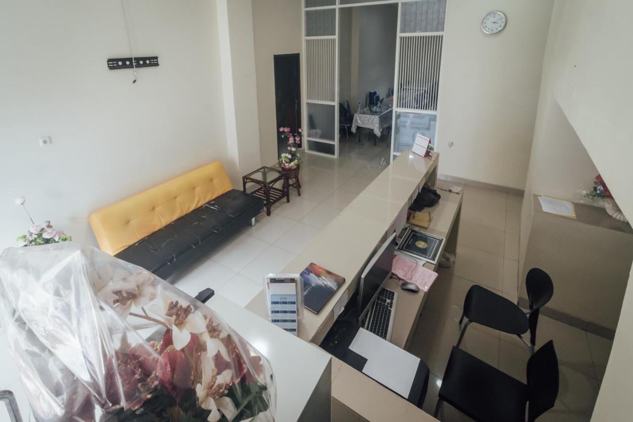 Clean & Comfort Homestay 安汶 外观 照片
