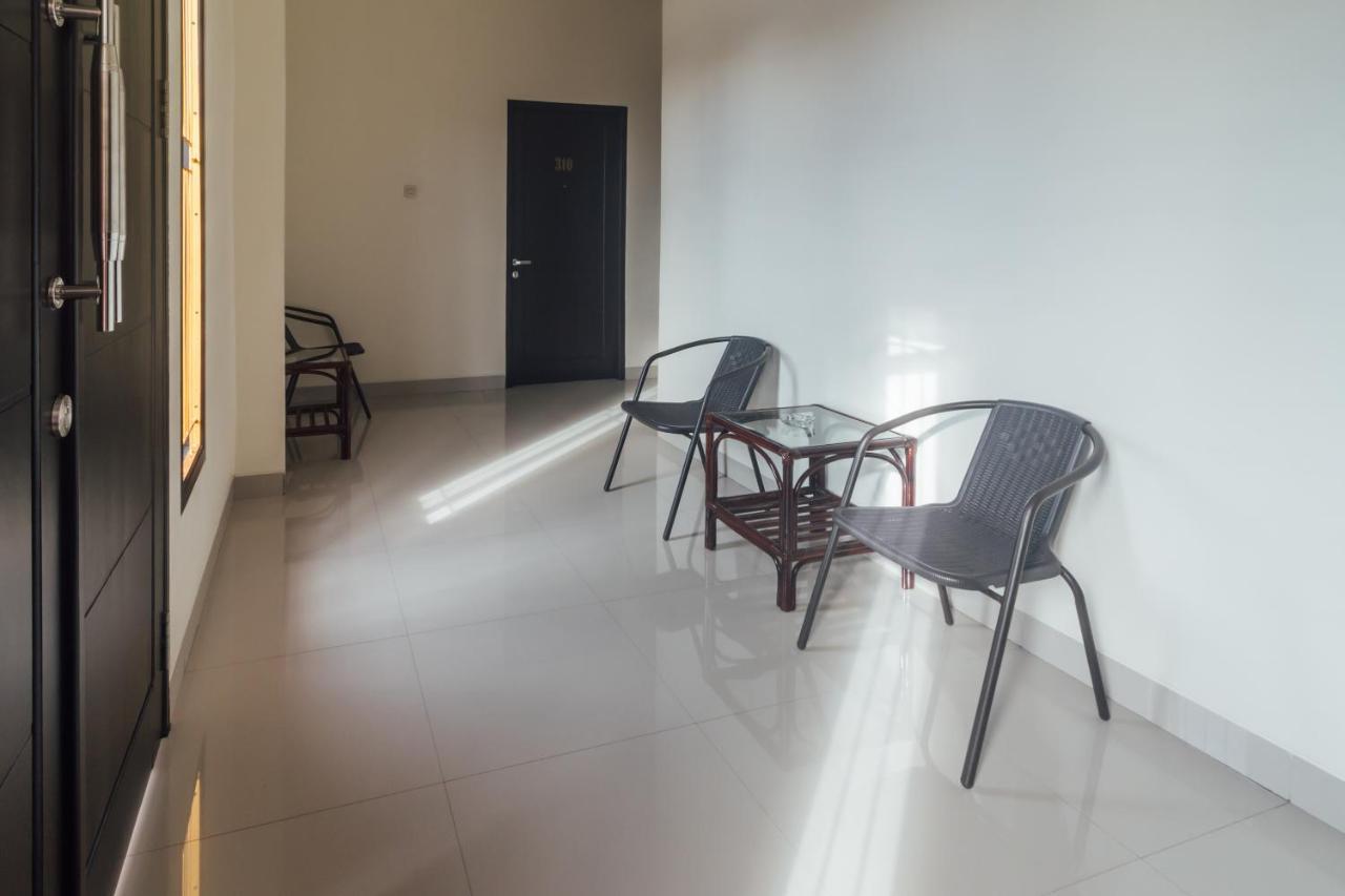 Clean & Comfort Homestay 安汶 外观 照片