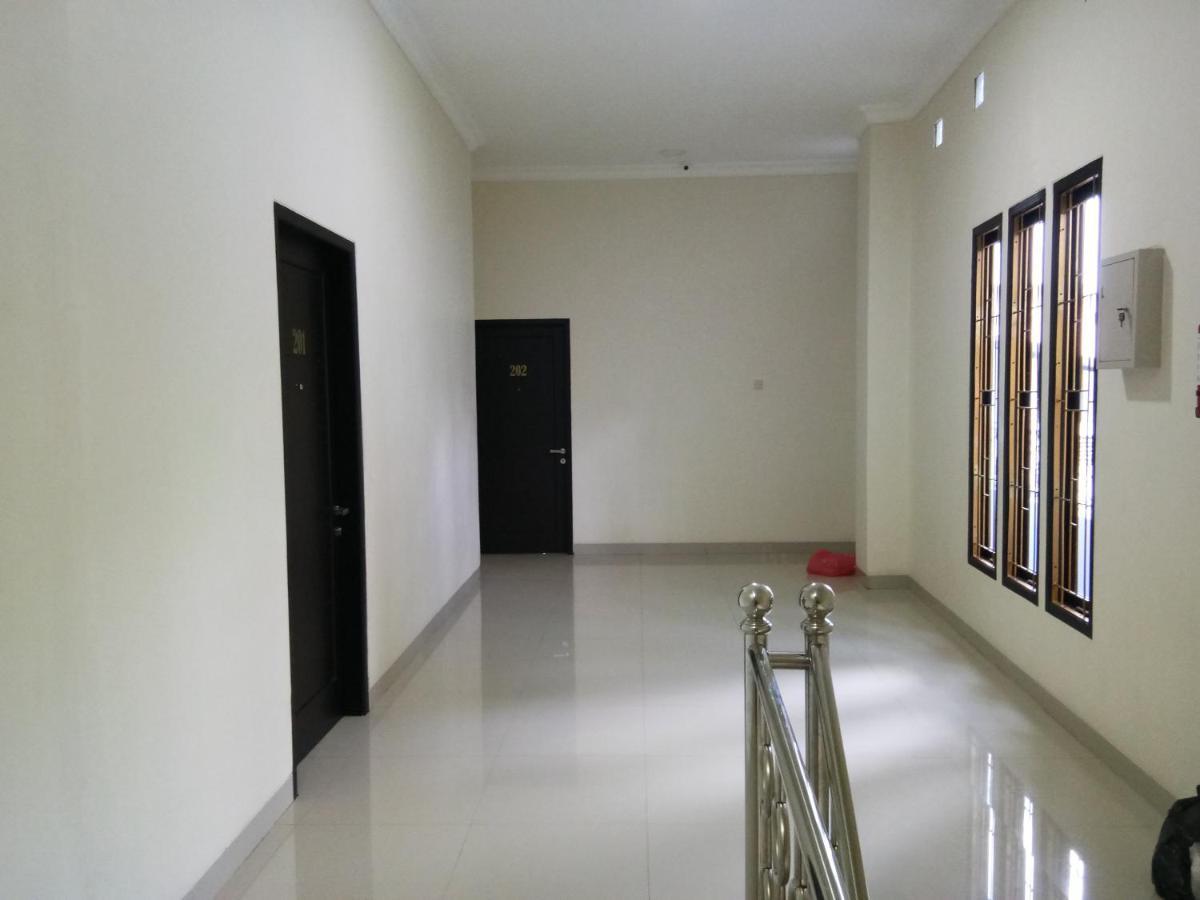 Clean & Comfort Homestay 安汶 外观 照片