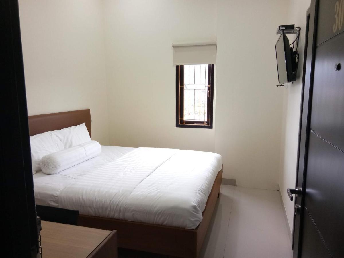 Clean & Comfort Homestay 安汶 外观 照片